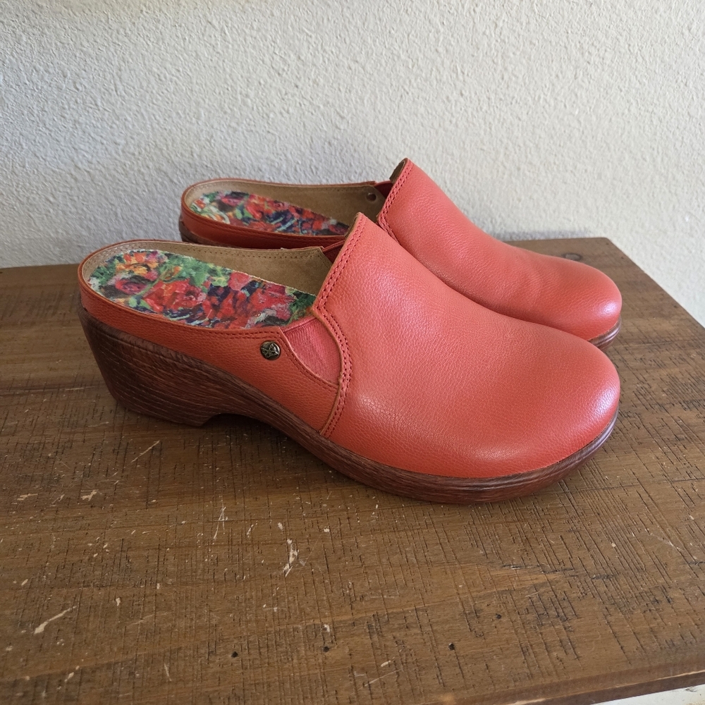 Alegria Sereniti Leather Clogs Size 38 Aged Poppy